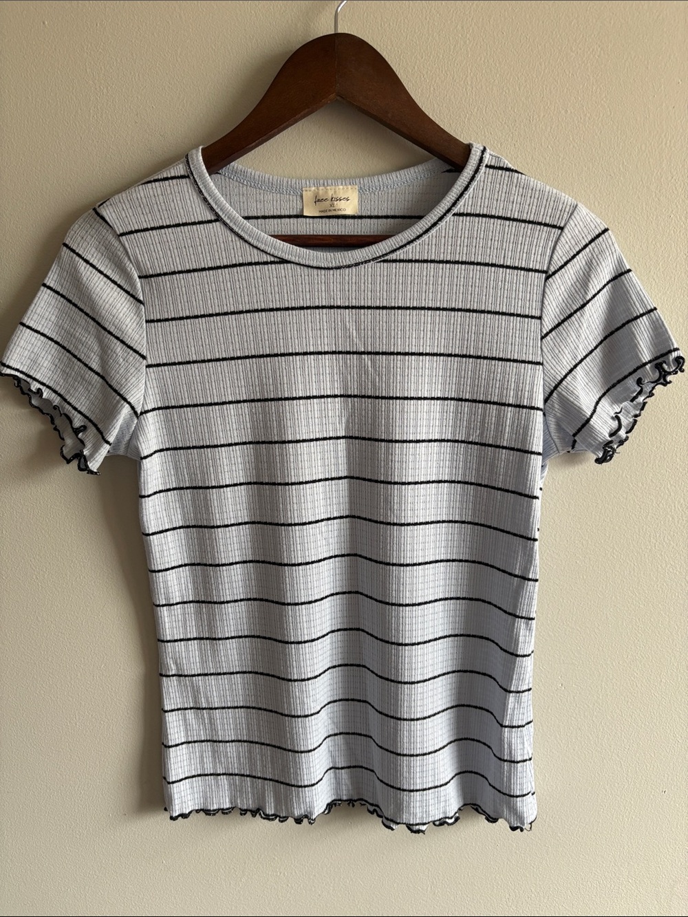 Free Kisses Ribbed Stripe‎ Lettuce Hem Tee Gray Black XL